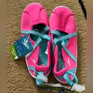 Speedo Girls size Mary Jane water shoes L 9-10 NBW NWT
